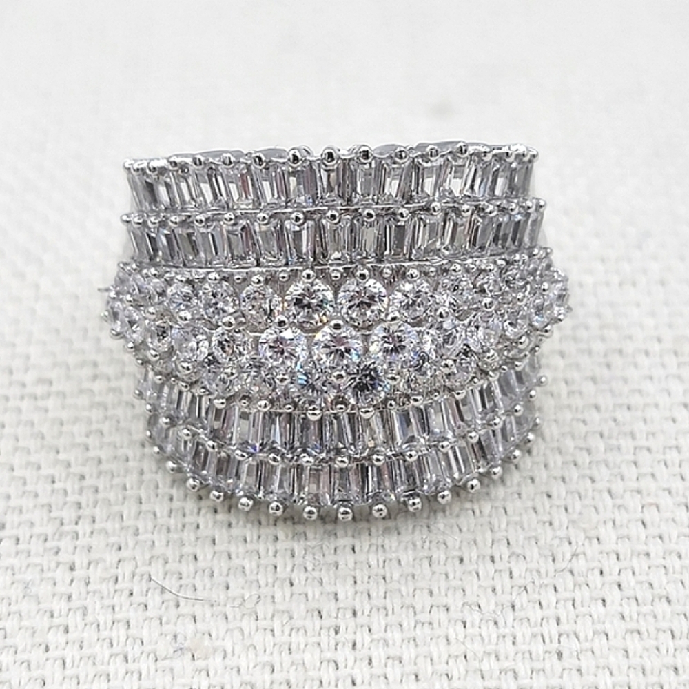 Crystal Statement Ring NWT #2400